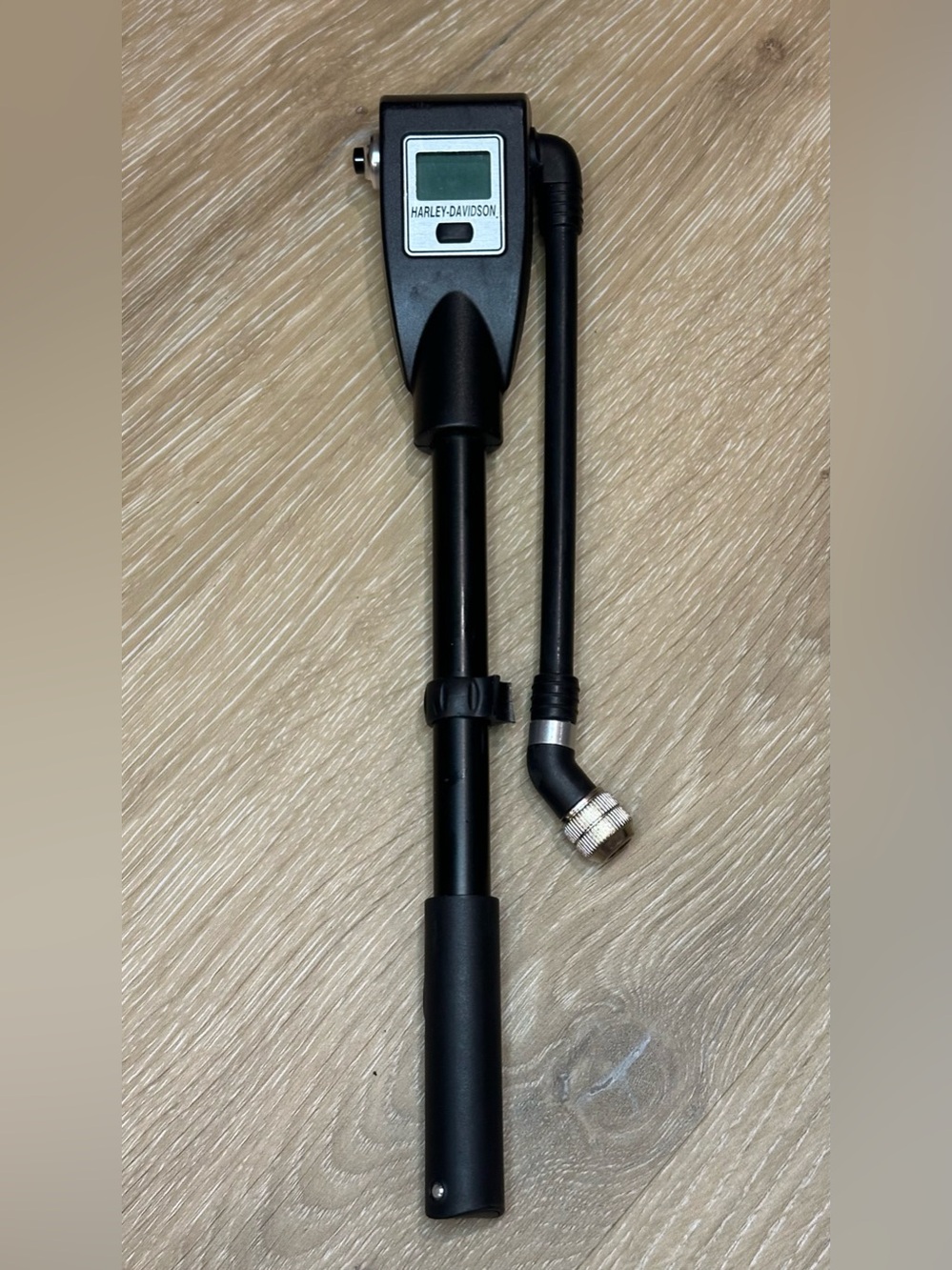 Harley-Davidson® Digital Touring Suspension Air Pump & Tire Gauge 54000033